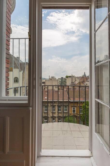 Grand Luxury On The Budapest Broadway W Jacuzzi Budapeste Exterior foto